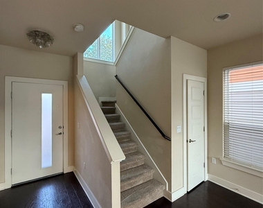 2825 Stock Dr - Photo Thumbnail 14