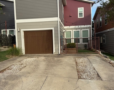 2825 Stock Dr - Photo Thumbnail 17