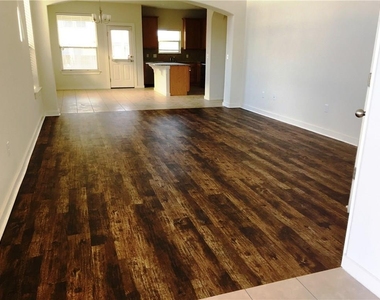 3904 Kennedy Grace Ln - Photo Thumbnail 3