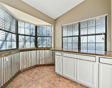 105 Deep Lake Cir - Photo Thumbnail 7