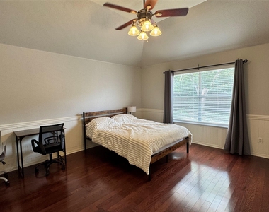 657 Columbine Ave - Photo Thumbnail 1