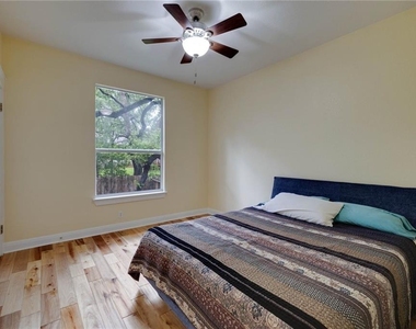 610 Palo Alto Ln - Photo Thumbnail 19
