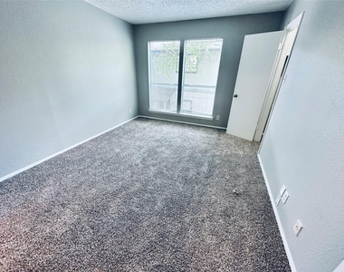 1318 Southport Dr - Photo Thumbnail 29