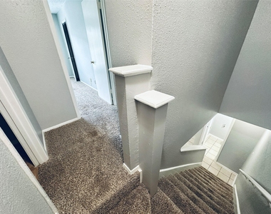 1318 Southport Dr - Photo Thumbnail 21