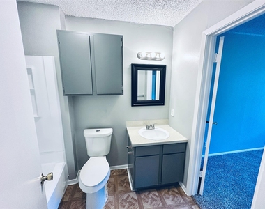 1318 Southport Dr - Photo Thumbnail 37