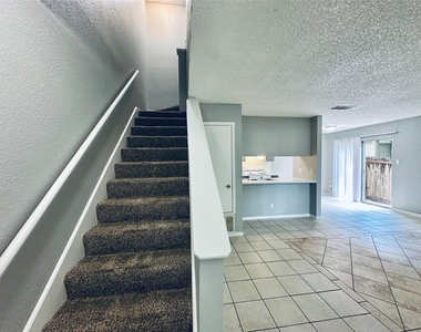 1318 Southport Dr - Photo Thumbnail 18