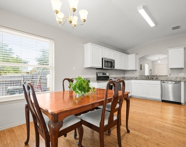 1511 Nettie Dr - Photo Thumbnail 7
