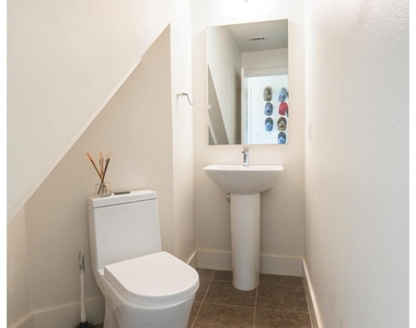 604 N Bluff Dr - Photo Thumbnail 16