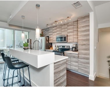 604 N Bluff Dr - Photo Thumbnail 5