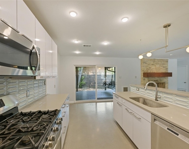 2500 Candlewood Ct - Photo Thumbnail 13