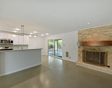 2500 Candlewood Ct - Photo Thumbnail 18