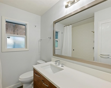 2500 Candlewood Ct - Photo Thumbnail 20
