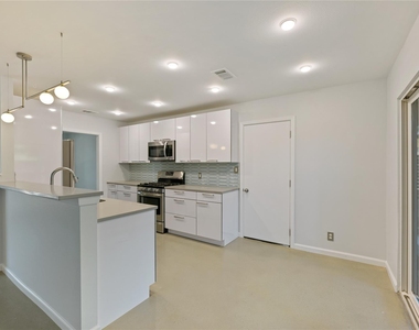2500 Candlewood Ct - Photo Thumbnail 21
