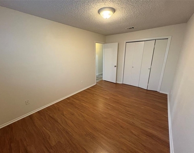 3800 Tattershall Ln - Photo Thumbnail 22