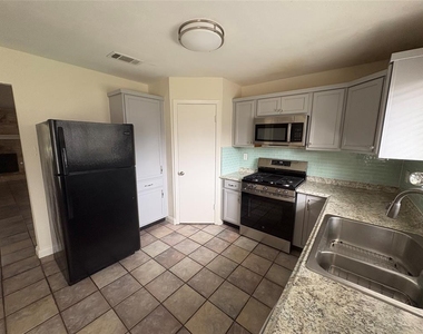 3800 Tattershall Ln - Photo Thumbnail 9