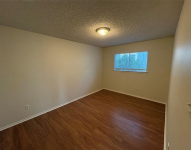 3800 Tattershall Ln - Photo Thumbnail 23