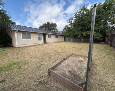 3800 Tattershall Ln - Photo Thumbnail 25