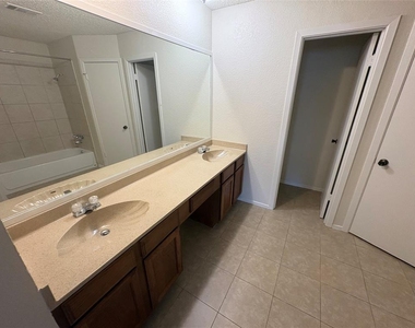 3800 Tattershall Ln - Photo Thumbnail 14