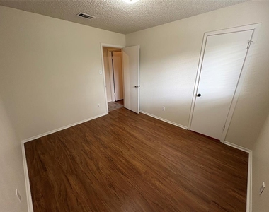 3800 Tattershall Ln - Photo Thumbnail 18