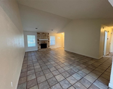 3800 Tattershall Ln - Photo Thumbnail 5