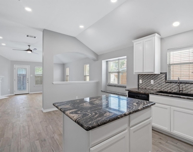 1083 Zeus Cir - Photo Thumbnail 9