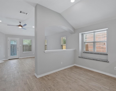 1083 Zeus Cir - Photo Thumbnail 11