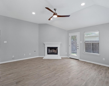 1083 Zeus Cir - Photo Thumbnail 14