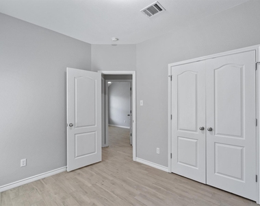 1083 Zeus Cir - Photo Thumbnail 22