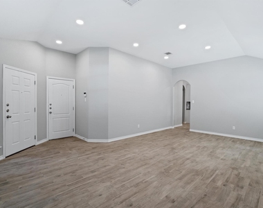 1083 Zeus Cir - Photo Thumbnail 5
