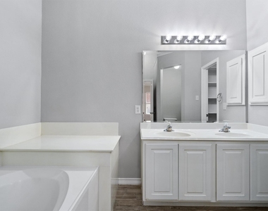 1083 Zeus Cir - Photo Thumbnail 17