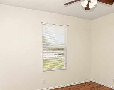6906 Deep Cir - Photo Thumbnail 10
