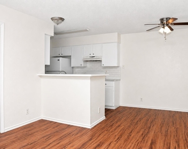 6906 Deep Cir - Photo Thumbnail 5