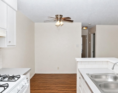 6906 Deep Cir - Photo Thumbnail 7