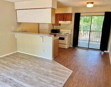 112 Hillside Cv - Photo Thumbnail 3