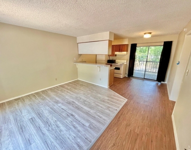 112 Hillside Cv - Photo Thumbnail 2