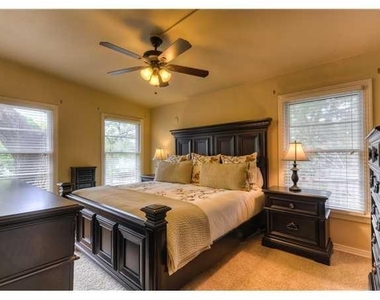 2111 W 10th St - Photo Thumbnail 12