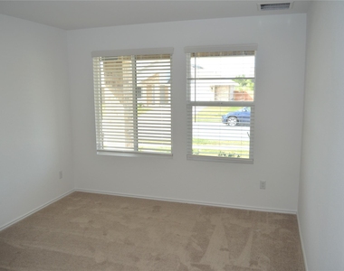 1505 Marley - Photo Thumbnail 17