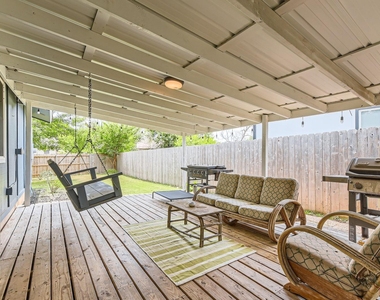 7905 Wycombe Dr - Photo Thumbnail 16