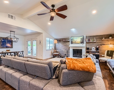 7905 Wycombe Dr - Photo Thumbnail 1