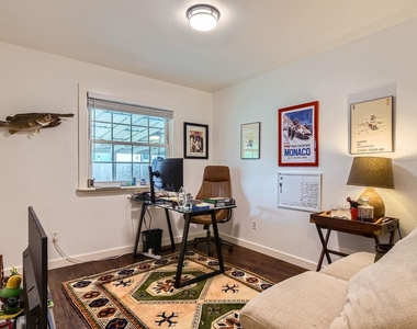 7905 Wycombe Dr - Photo Thumbnail 12
