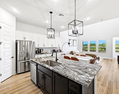2702 Sebring Cir - Photo Thumbnail 11