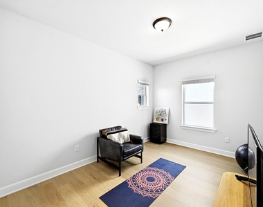 2702 Sebring Cir - Photo Thumbnail 21