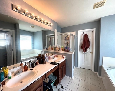802 Stevenage Dr - Photo Thumbnail 17
