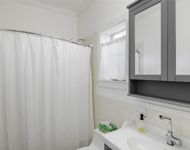 902 E 13th St - Photo Thumbnail 11