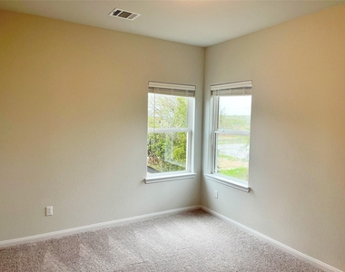 240 Revere Dr - Photo Thumbnail 13