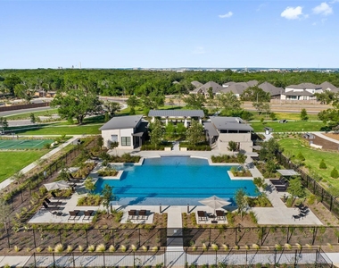240 Revere Dr - Photo Thumbnail 24