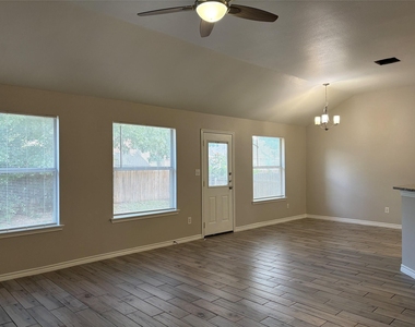 2405 Wisteria Way - Photo Thumbnail 4