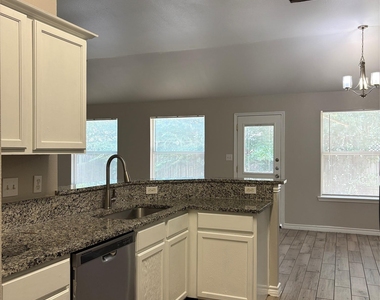 2405 Wisteria Way - Photo Thumbnail 9