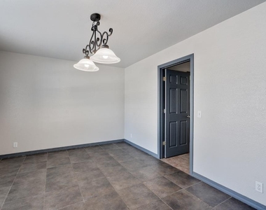 8001 Brienne Dr - Photo Thumbnail 14