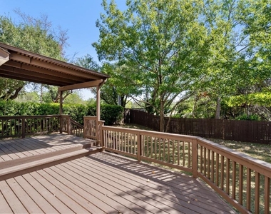8001 Brienne Dr - Photo Thumbnail 28